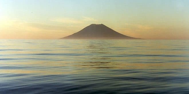 Vista de la isla Atlasov.. Wikimedia