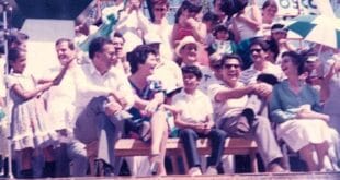 En la primera fila (i-d) Edgar Arroyo, Margarita Penón, Fabio Molina y Victoria Garrón en acto de la campaña de 1986 en Alajuela. Cortesia: Fabio Molina