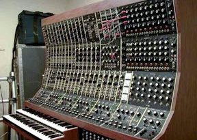 Contra toda la estética tradicional, la música concreta