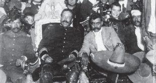 Histórica foto de Pancho Villa junto a Emiliano Zapata en ciudad de México. WikiCommons
