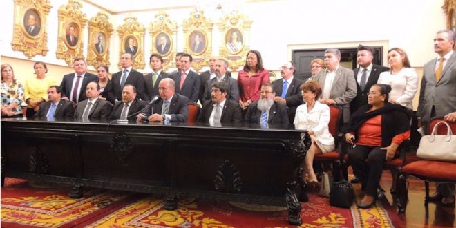 Diputados de todas las fracciones realizan conferencia de prensa para referirse a la aprobación del Código Procesal Laboral. CP/pln