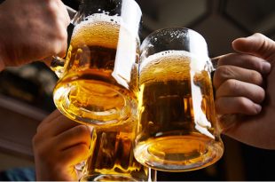 ¿Tomar cerveza es más saludable que beber leche?