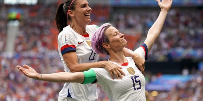 Megan Rapinoe y Alex Morgan (Foto: John Walton/EMPICS/PA Images via Getty Images)