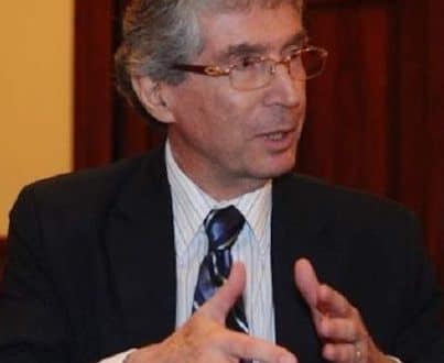 Roberto Dobles