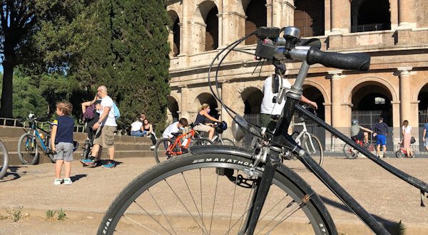 Italia, el país de los coches, vive un boom de bicicletas