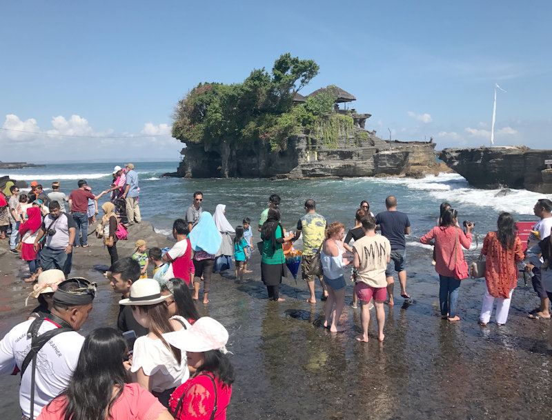 Desaparición del turismo de masas obliga a Bali a repensar ese modelo
