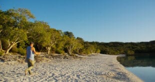 Solos en la idílica Isla Fraser en Australia