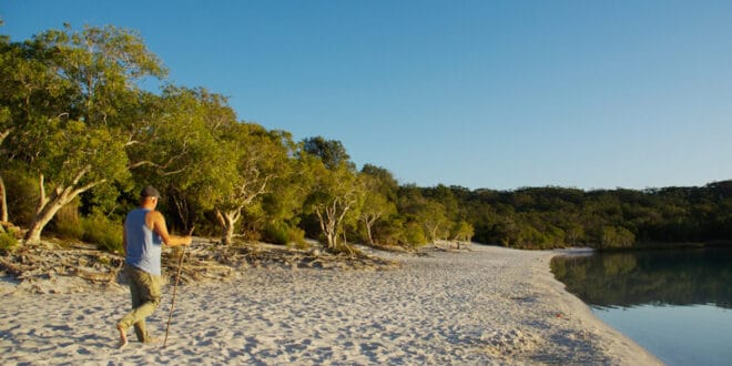 Solos en la idílica Isla Fraser en Australia