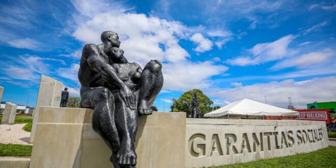 Monumento Garantías Sociales