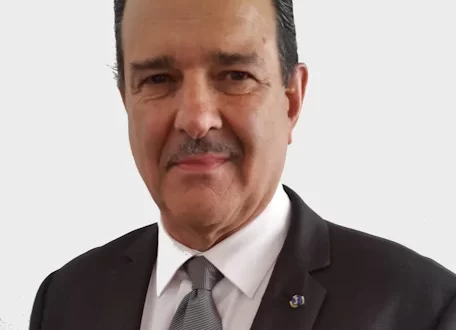 Carlos Manuel Echeverría