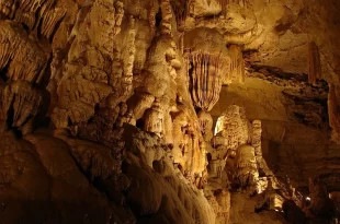 Cavernas de Natural Bridge