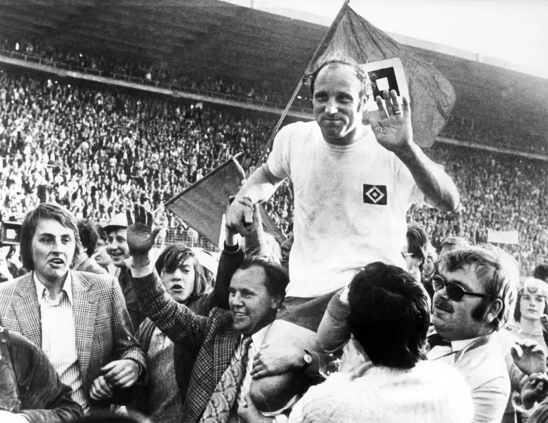 Fútbol mundial llora la muerte de goleador Uwe Seeler – Cambio Político