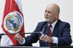 Antonio Ayales