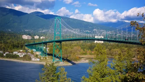 Puente Lions Gate