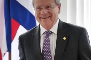 Enrique Castillo