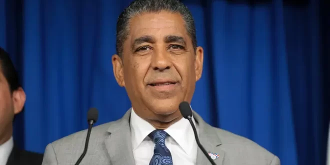 Adriano Espaillat