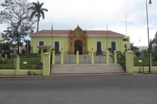 Casa Amarilla
