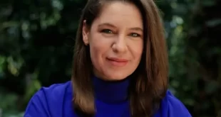 Claudia Dobles