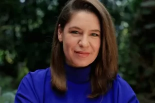 Claudia Dobles