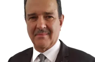 Carlos Manuel Echeverría